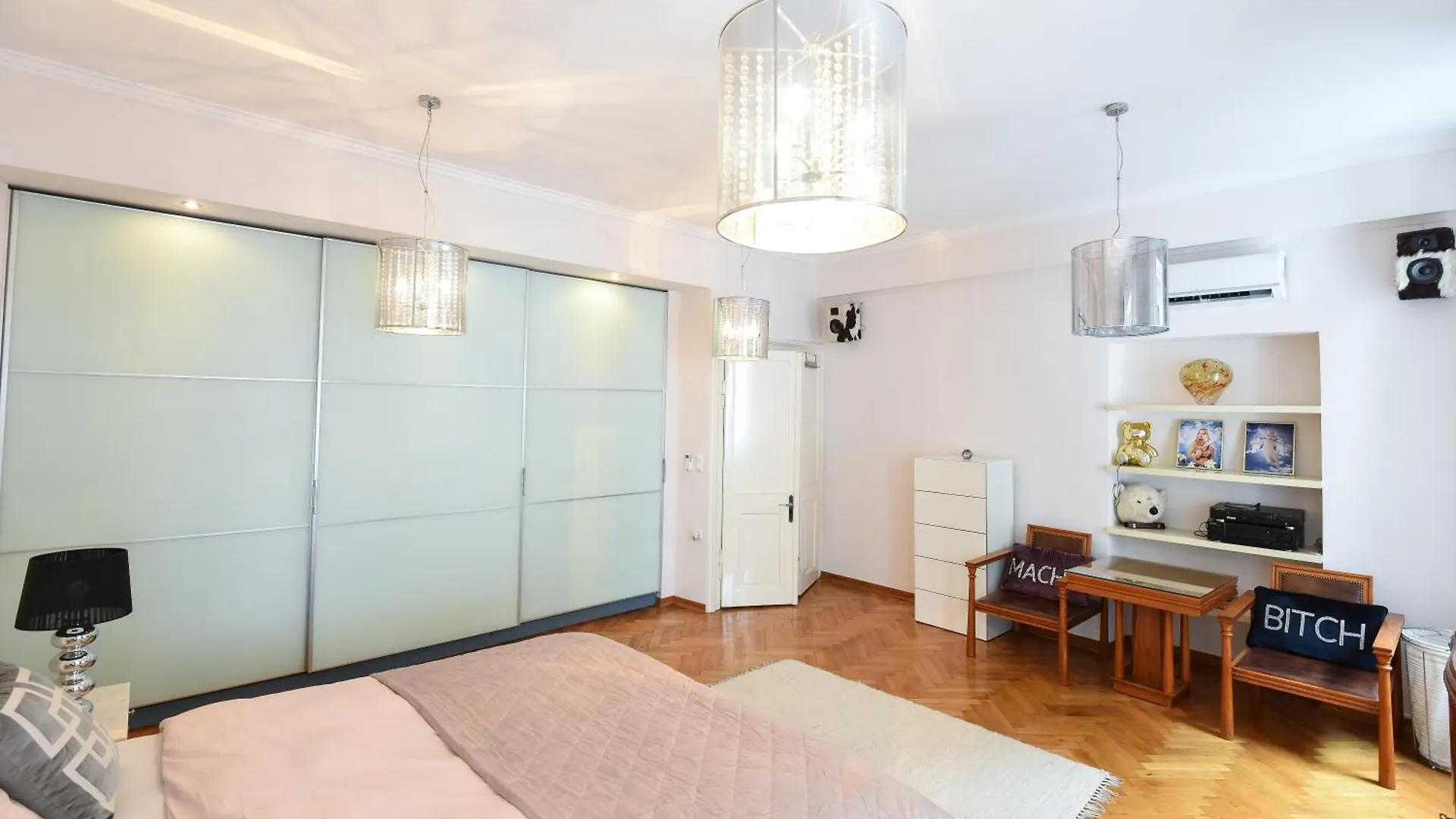 Neoclassical Luxury Apartment Ljubljana 0*,